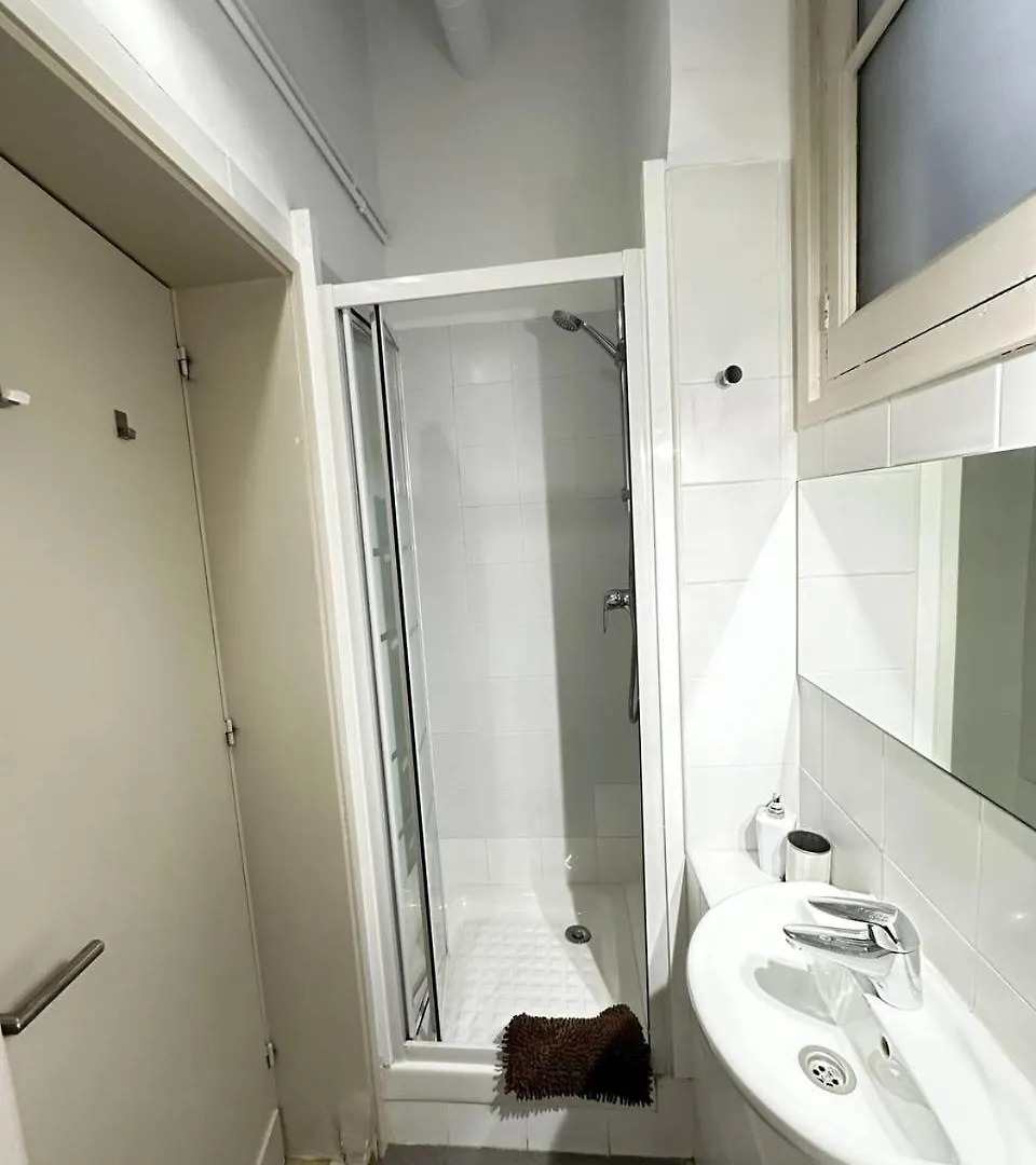 Bed and breakfast Alojamiento Roger Barcelona