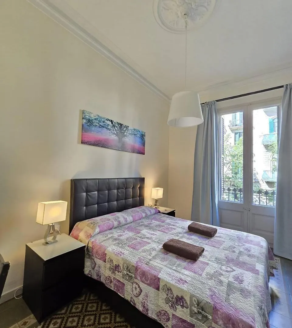 Bed & Breakfast Alojamiento Roger Barcelona