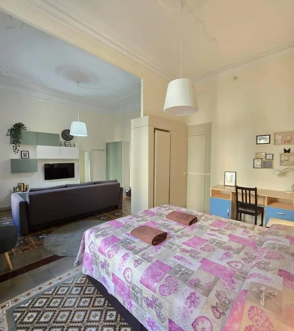 Bed & Breakfast Alojamiento Roger Barcelona